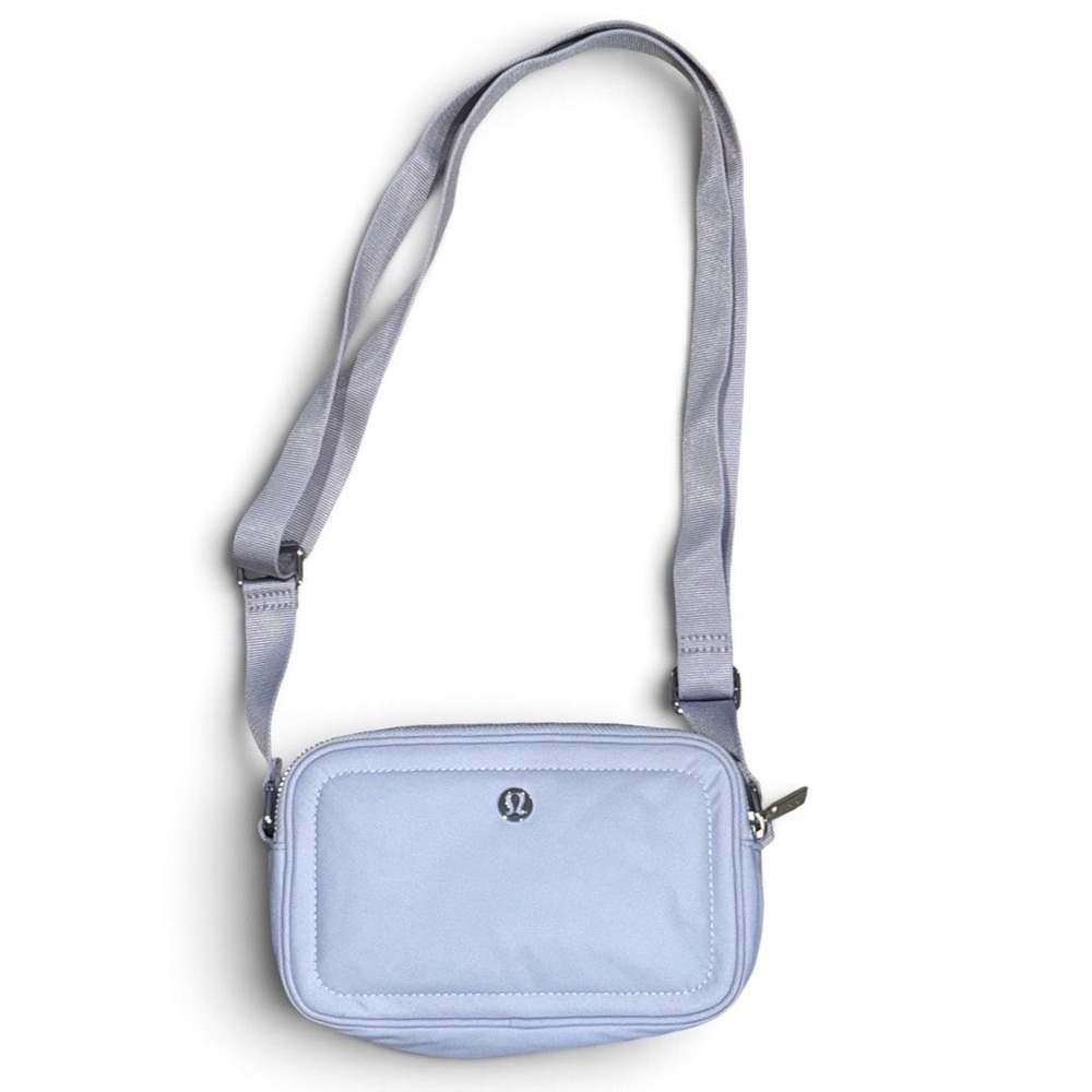 Lululemon Everywhere Crossbody Bag
